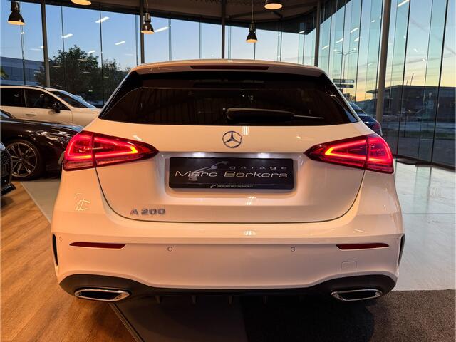 Mercedes-Benz A-KLASSE 200 AMG line, Burmester, Pano, 360Cam, Ambiente, Bomvol