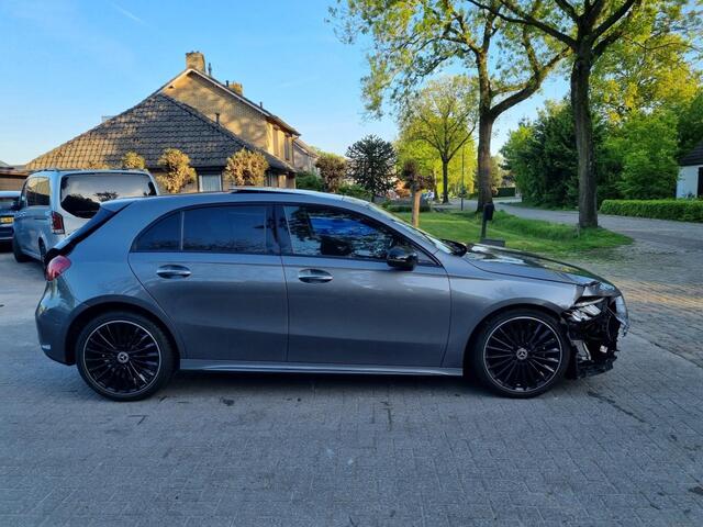 Mercedes-Benz A-KLASSE 180 AMG Line