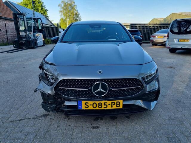 Mercedes-Benz A-KLASSE 180 AMG Line