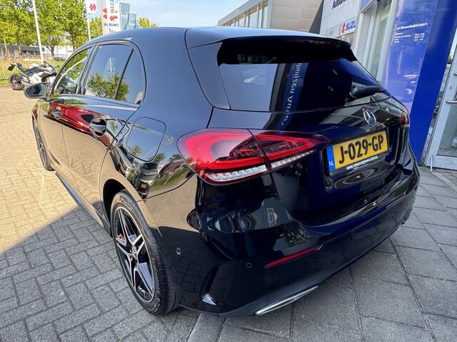 Mercedes-Benz A-KLASSE 180 Business Solution AMG Automaat Sfeer verlichting, Elektrisch wegklapbare trekhaak Info: M.Safari 0492588976