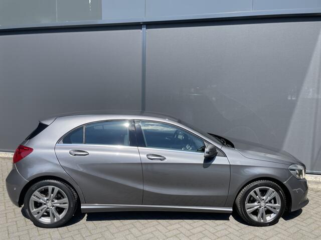Mercedes-Benz A-KLASSE 180 d Ambition Start/stop systeem - Cruise control - Parkeersensoren voor en achter - Multifunctioneel stuurwiel - Airco - Navigatie - CD Bluetooth - warmte werend glas - stoelverwarming - Sportstoelen