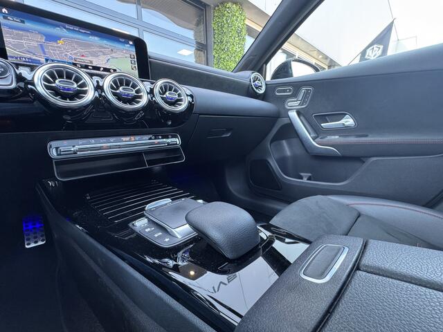 Mercedes-Benz A-KLASSE 250e Premium Plus AMG | Pano | Memory | 360 Camera | Sfeer