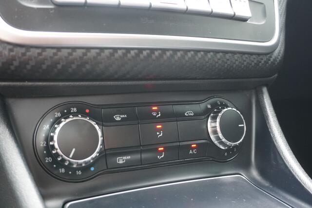Mercedes-Benz A-KLASSE 180 AMG AUT. | FULL LED | CAMERA | LEDER/ALCANTARA |