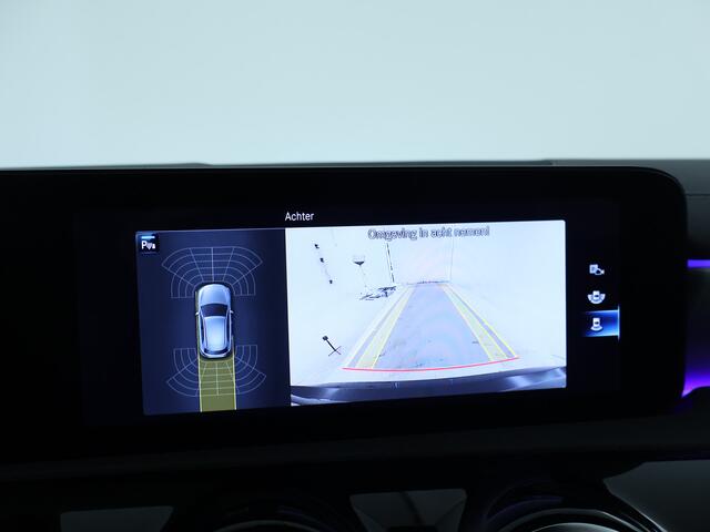 Mercedes-Benz A-KLASSE 250 e AMG Plug-In Hybride | AMG Line | Night Pakket | Panorama Schuif-Kanteldak | Sfeerverlichting | Inclusief 24 maanden MB Certified garantie voor Europa.