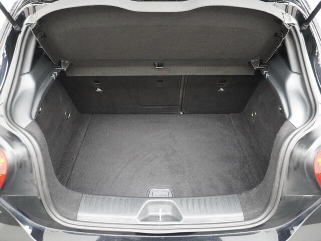 Mercedes-Benz A-KLASSE 180 Ambition AMG | NL Auto | Camera | Navigatie |