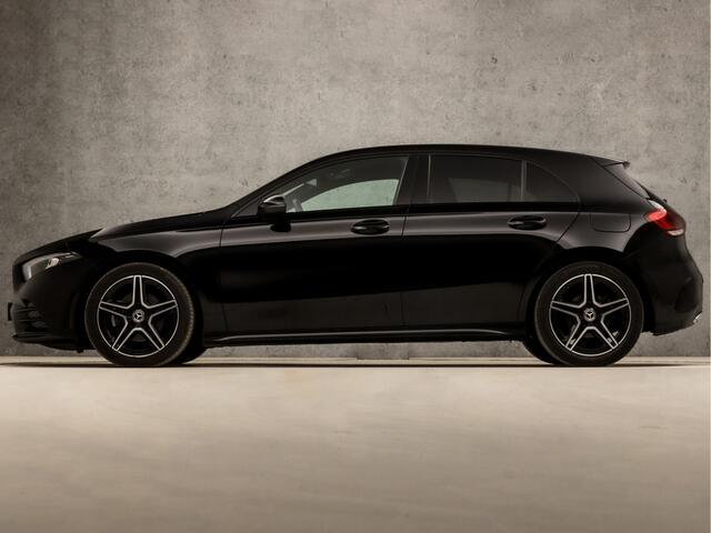 Mercedes-Benz A-KLASSE 180 AMG Sport Automaat (APPLE CARPLAY, GROOT NAVI, SFEERVERLICHTING, CAMERA, LEDER/ALCANTARA, SPORTSTOELEN, STOELVERWARMING, GETINT GLAS, WIDESCREEN, NIEUWE APK, NIEUWSTAAT)