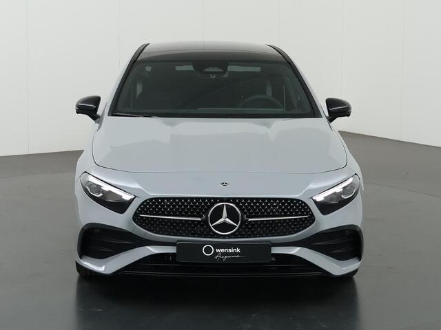 Mercedes-Benz A-KLASSE 180 Business Solution AMG | Night edition | Panoramadak | Memory stoelen | Sfeerverlichting | Stoelverwarming |