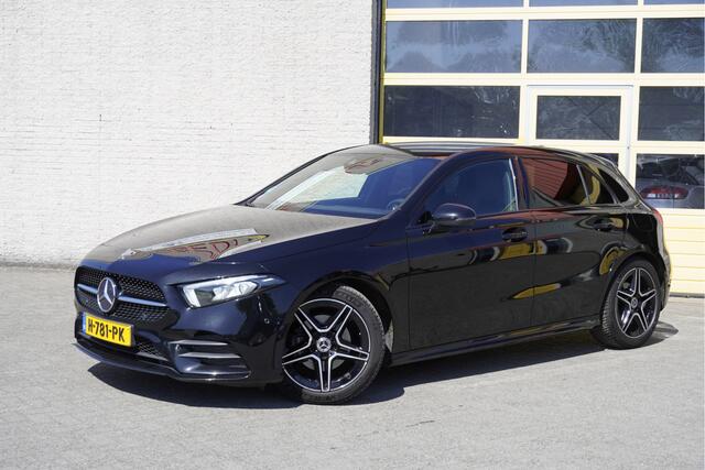 Mercedes-Benz A-KLASSE 180 Automaat! 5drs AMG BJ2020 Lmv 18" | Led | Pdc | Navi | Achteruitrijcamera | Dashboard verlichting | Virtual cockpit | Climate control | Cruise control | Sportstoelen | Sportstuur | Verwarmde voorstoelen | Extra getint glas