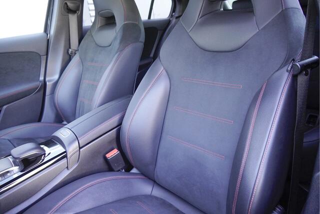 Mercedes-Benz A-KLASSE 180 Automaat! 5drs AMG BJ2020 Lmv 18" | Led | Pdc | Navi | Achteruitrijcamera | Dashboard verlichting | Virtual cockpit | Climate control | Cruise control | Sportstoelen | Sportstuur | Verwarmde voorstoelen | Extra getint glas