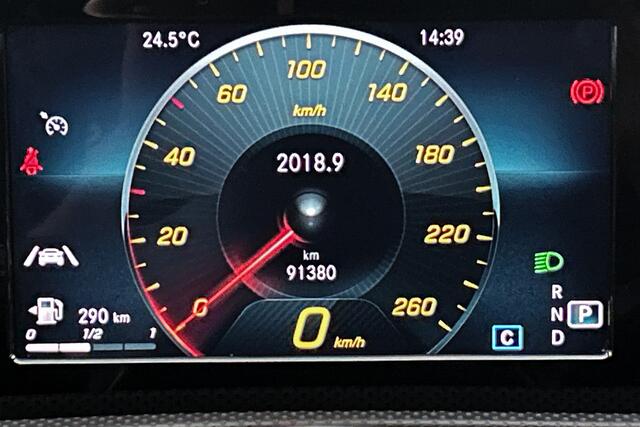 Mercedes-Benz A-KLASSE 200 Business Solution AMG Upgrade | Camera | LED | Lederen bekleding | Sportstoelen | Cruise control