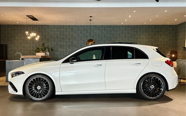Mercedes-Benz A-KLASSE 180 AMG Line I Pano I 19" I Camera I NIEUW!