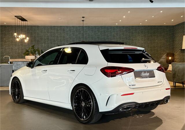 Mercedes-Benz A-KLASSE 180 AMG Line I Pano I 19" I Camera I NIEUW!