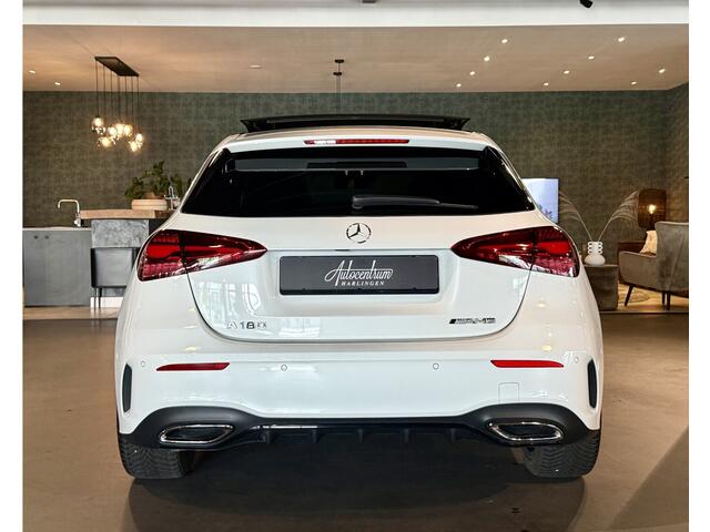 Mercedes-Benz A-KLASSE 180 AMG Line I Pano I 19" I Camera I NIEUW!