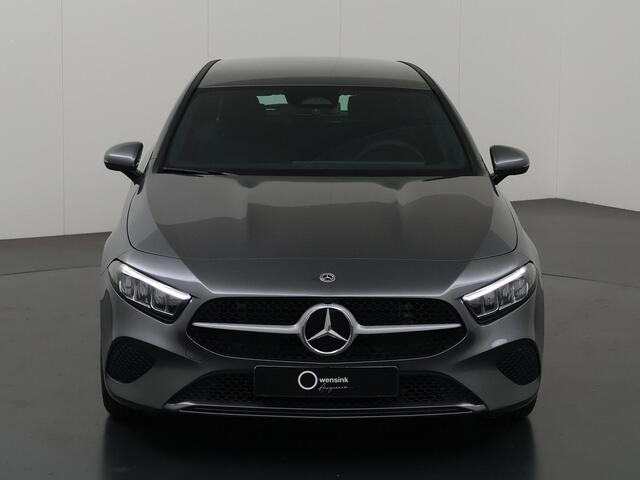 Mercedes-Benz A-KLASSE 180 Star Edition Stoelverwarming | 2x groot scherm | Led verl. | spiegelpakket | Achteruitrij camera |