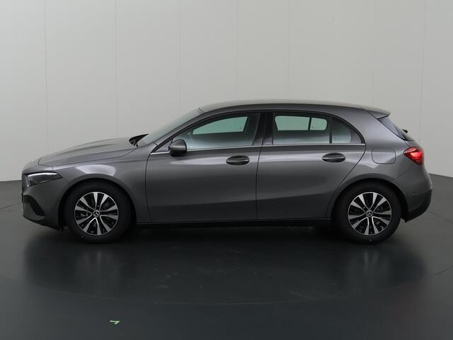 Mercedes-Benz A-KLASSE 180 Star Edition Stoelverwarming | 2x groot scherm | Led verl. | spiegelpakket | Achteruitrij camera |