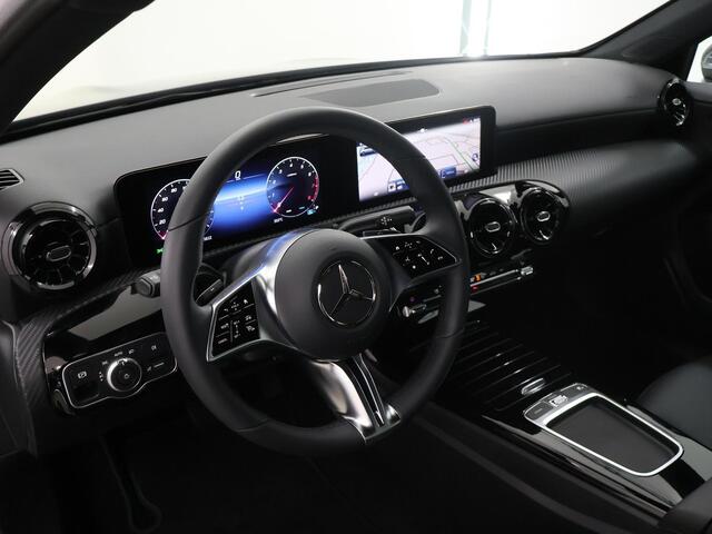 Mercedes-Benz A-KLASSE 180 Star Edition Stoelverwarming | 2x groot scherm | Led verl. | spiegelpakket | Achteruitrij camera |