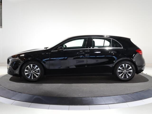 Mercedes-Benz A-KLASSE 180 Star Edition | Widescreen | Achteruitrijcamera | Led-koplampen | Parkeer assistent | Stoelverwarming |