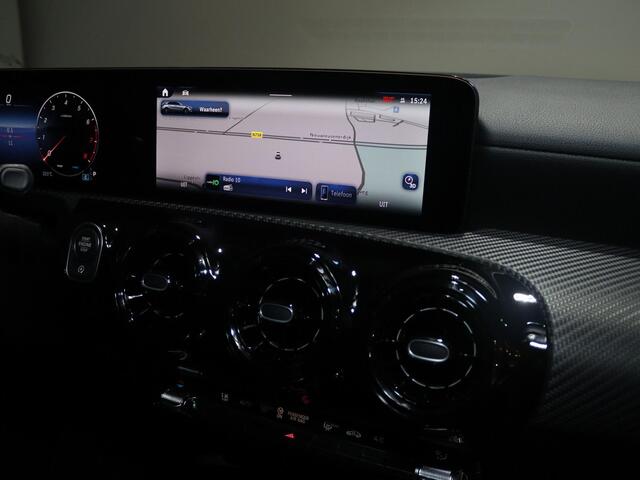 Mercedes-Benz A-KLASSE 180 Star Edition | Widescreen | Achteruitrijcamera | Led-koplampen | Parkeer assistent | Stoelverwarming |