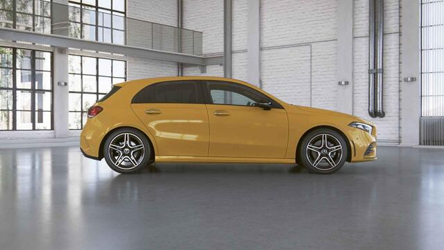 Mercedes-Benz A-KLASSE 180 Business Solution AMG | Night | Multibeam | Panoramadak | Widescreen | Sfeerverlichting |