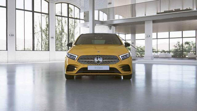 Mercedes-Benz A-KLASSE 180 Business Solution AMG | Night | Multibeam | Panoramadak | Widescreen | Sfeerverlichting |