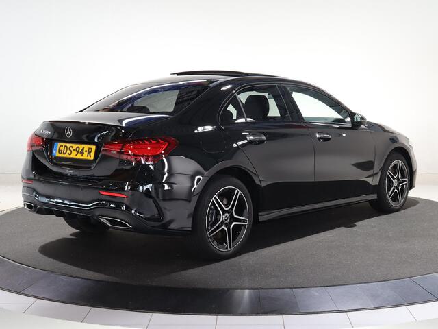 Mercedes-Benz A-KLASSE 250 e Star Edition AMG Line | Panoramaschuifdak | Nightpakket | Sfeerverlichting | MULTIBEAM LED | Stoelverwarming | Dodehoekassistent |