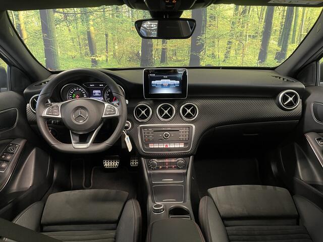 Mercedes-Benz A-KLASSE 180 Prestige | AMG Pakket | Cruise Control | Panoramadak | Achteruitrijcamera | Parkeersensoren | Bluetooth | Stoelverwarming | Airconditioning |