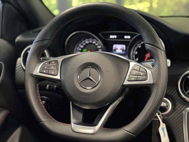 Mercedes-Benz A-KLASSE 180 Prestige | AMG Pakket | Cruise Control | Panoramadak | Achteruitrijcamera | Parkeersensoren | Bluetooth | Stoelverwarming | Airconditioning |