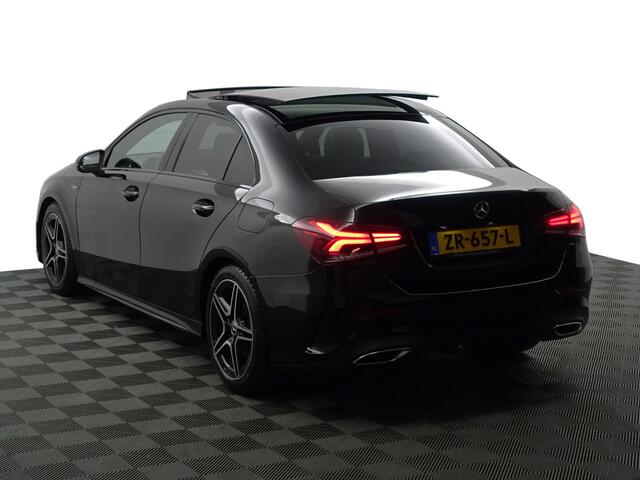 Mercedes-Benz A-KLASSE 200 AMG Premium Plus Aut- Panoramadak, Camera, Park Assist, Xenon Led, Stoelverwarming, Sport Interieur