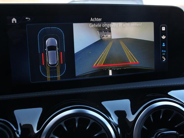 Mercedes-Benz A-KLASSE 200 177pk Automaat MHEV AMG Line Achteruitrij Camera Verwarmde voorstoelen Navigatie LED Climate control Adaptive Cruise control Parkeersensoren Apple Carplay & Android Auto