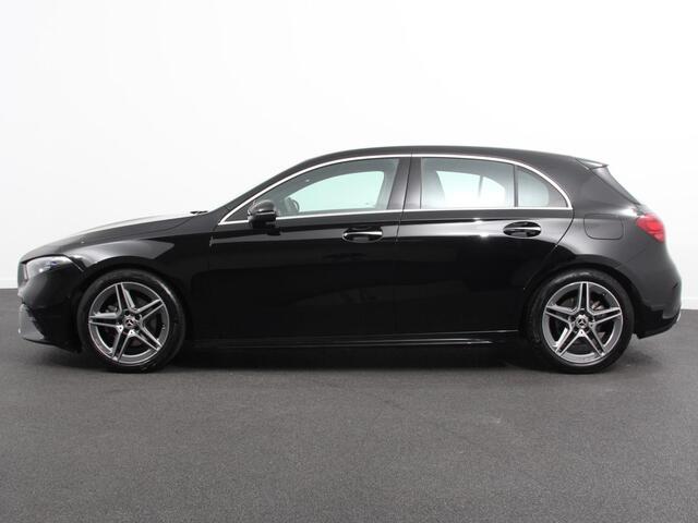 Mercedes-Benz A-KLASSE 200 177pk Automaat MHEV AMG Line Achteruitrij Camera Verwarmde voorstoelen Navigatie LED Climate control Adaptive Cruise control Parkeersensoren Apple Carplay & Android Auto