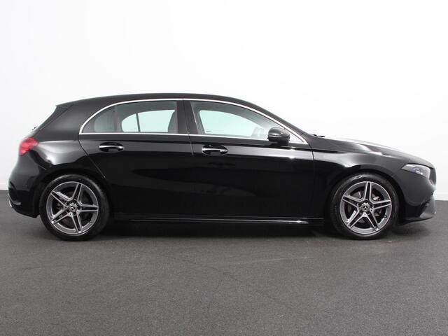 Mercedes-Benz A-KLASSE 200 177pk Automaat MHEV AMG Line Achteruitrij Camera Verwarmde voorstoelen Navigatie LED Climate control Adaptive Cruise control Parkeersensoren Apple Carplay & Android Auto