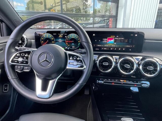 Mercedes-Benz A-KLASSE 250 e Luxury Line