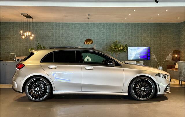 Mercedes-Benz A-KLASSE A220 AMG I Pano I Camera I Sfeerverlichting