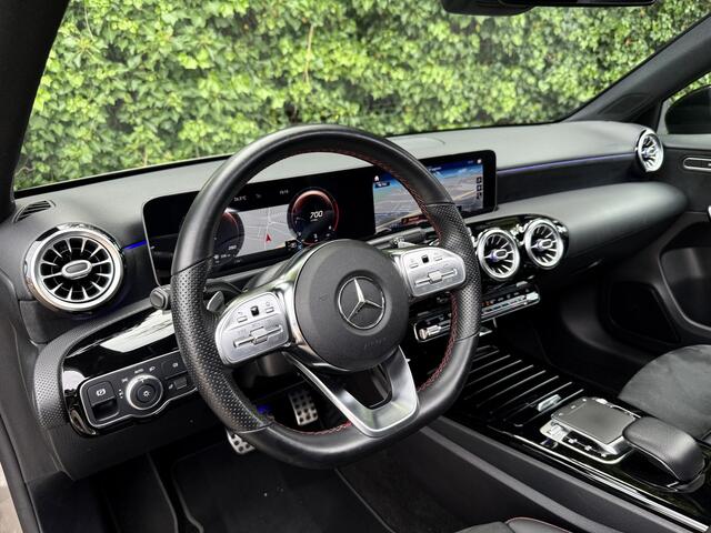Mercedes-Benz A-KLASSE A220 AMG I Pano I Camera I Sfeerverlichting