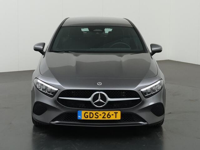 Mercedes-Benz A-KLASSE 180 Star Edition widescreen cockpit | Climate control | Parkeercamera | Stoelverwarming | Parkeercamera