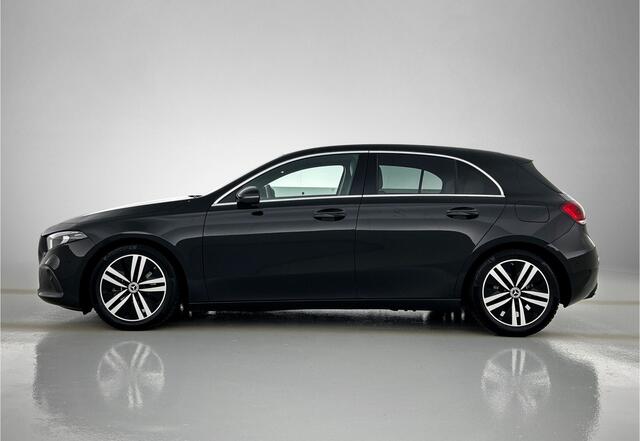 Mercedes-Benz A-KLASSE 160 Advantage % spaaks lichtmetalen velgen | MBUX wide screen | Navigatie | Parking support met camera achter | Inclusief 24 maanden Mercedes-Benz Certified garantie voor Europa.