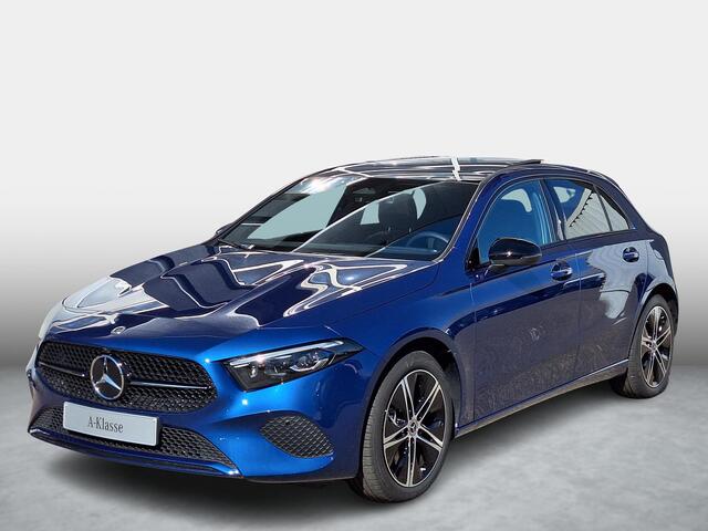Mercedes-Benz A-KLASSE 250 e Star Edition Luxury Line | Nightpakket | Panoramadak | Dodehoekassistent | MULTIBEAM LED Koplampen | Sfeerverlichting | Stoelverwarming | Achteruitrijcamera | Parkeersensoren