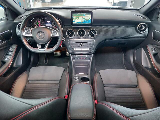 Mercedes-Benz A-KLASSE 180 Ambition AMG Automaat, panodak, Led, 1e eigenaar