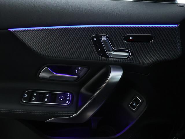 Mercedes-Benz A-KLASSE 250 e Sedan Plug-In Hybride | Panoramadak | Voorstoelen met memory | Dodehoek Assist | Sfeerverlichting. Inclusief 24 maanden MB Certified garantie voor Europa.