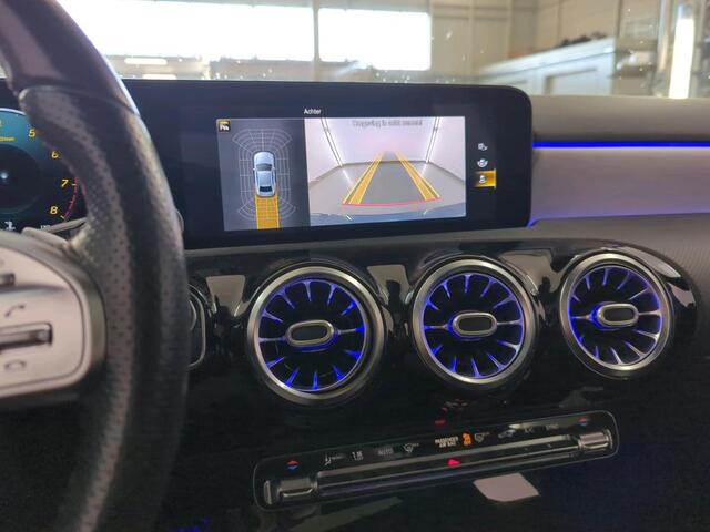 Mercedes-Benz A-KLASSE 200 AMG Sfeerverlichting Panoramadak Leer High-Performance Led Widescreen