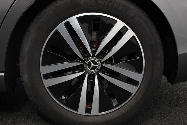 Mercedes-Benz A-KLASSE 200 7-DCT Progressive | Sfeerverlichting | Navigatie | Climate control | Camera | Parkeer sensoren | Half Lederen Bekleding | Led | Cruise Control | LMV Velgen