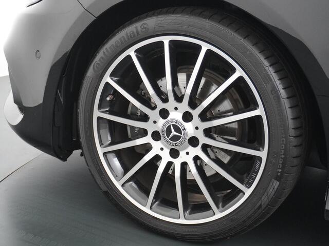 Mercedes-Benz A-KLASSE 180 AMG | Stoelverwarming | NL Auto | Pano Dak |