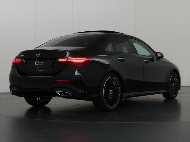 Mercedes-Benz A-KLASSE 180 Star Edition AMG Line | Nightpakket | 19-Inch | Panoramadak | Sfeerverlichting | Memory | Keyless