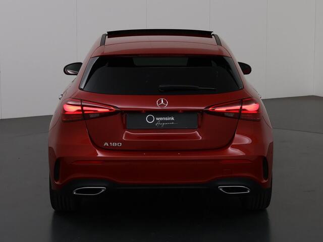 Mercedes-Benz A-KLASSE 180 Business Solution AMG Night pakket | 19 inch velgen | Panoramadak | Keyless entry