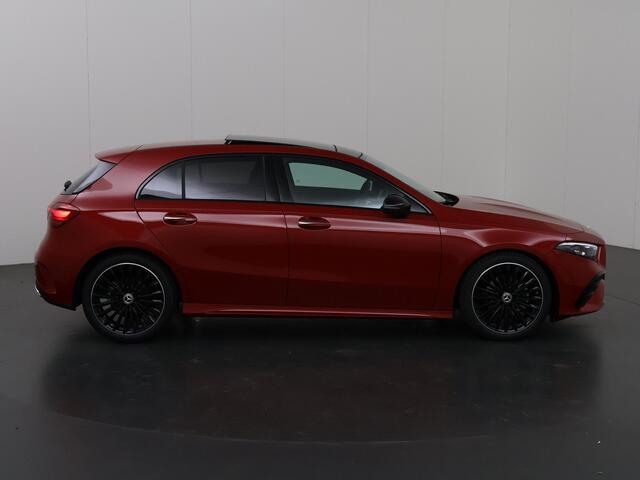 Mercedes-Benz A-KLASSE 180 Business Solution AMG Night pakket | 19 inch velgen | Panoramadak | Keyless entry