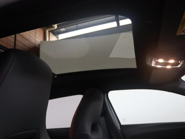 Mercedes-Benz A-KLASSE 250e Business Solution AMG | Dodehoekassistent | Panoramaschuifdak | 360°-camera | 19 inch AMG-velgen