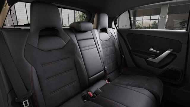 Mercedes-Benz A-KLASSE 250e Business Solution AMG | Dodehoekassistent | Panoramaschuifdak | 360°-camera | 19 inch AMG-velgen |