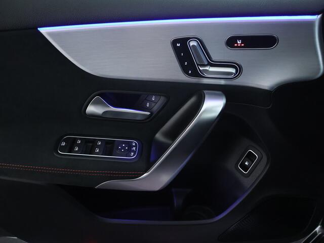 Mercedes-Benz A-KLASSE 250 e Business Solution AMG Limited | Panoramadak | Achteruitrijcamera | Nightpakket | Sfeerverlichting | Inclusief 24 maanden MB Certified garantie voor Europa.
