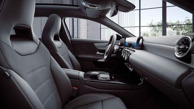 Mercedes-Benz A-KLASSE 200 Business Solution AMG | Panoramadak | Night | Memory | Widescreen | Multibeam | Sfeerverlichting |