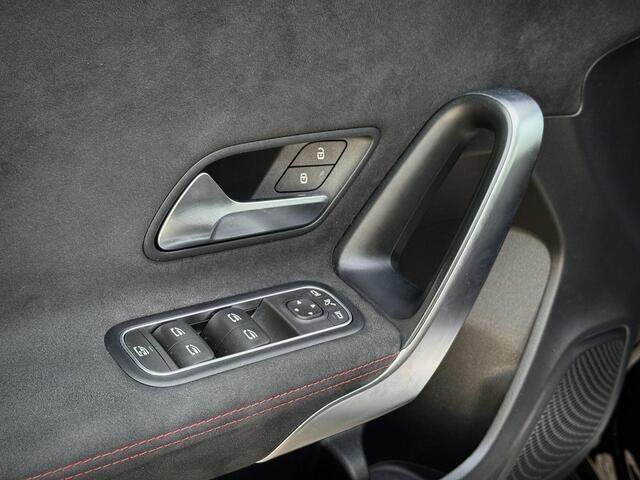 Mercedes-Benz A-KLASSE 200 AMG PAKKET / PANO / CRUISE